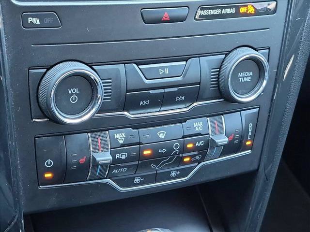 Used 2019 Ford Explorer XLT w/ Equipment Group 202A FWD image 24