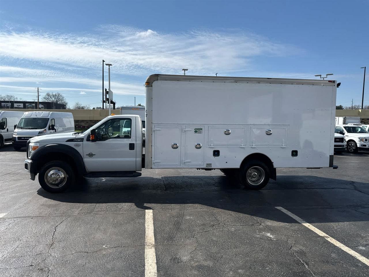 Used 2016 Ford F550 2WD Regular Cab Super Duty image 5
