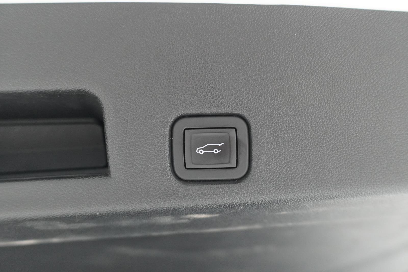 Used 2024 Chevrolet Traverse LT FWD image 8