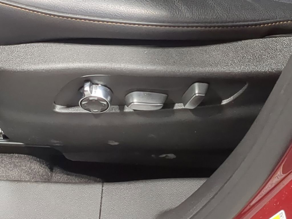 Used 2023 Cadillac XT4 Sport w/ LPO, Onyx Lite Package image 21