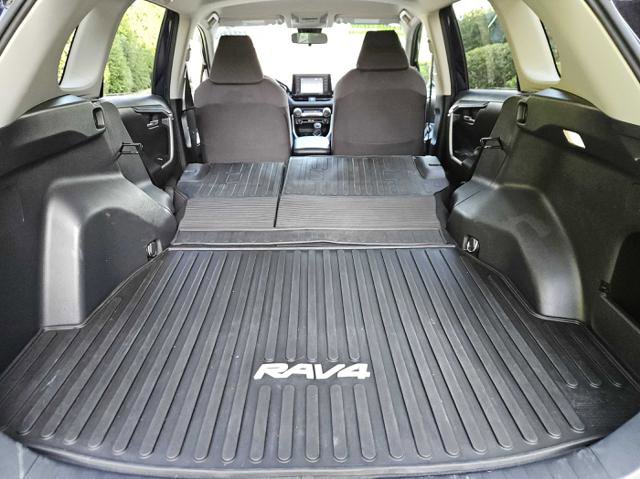 Used 2022 Toyota RAV4 XLE image 27