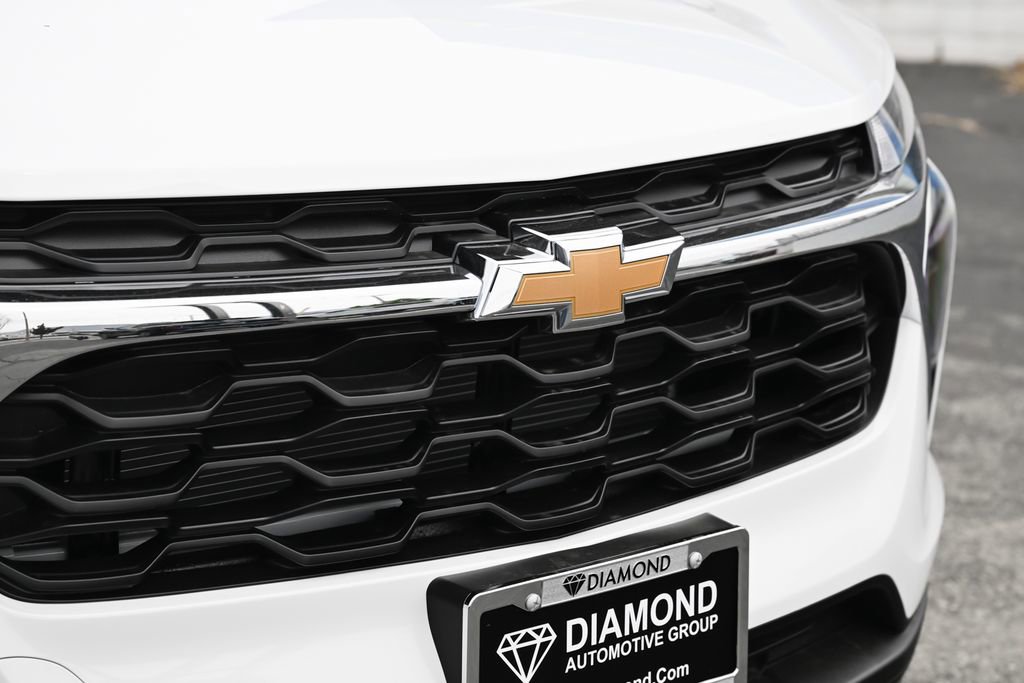 New 2026 Chevrolet Trax LS w/ LS Convenience Package FWD image 11