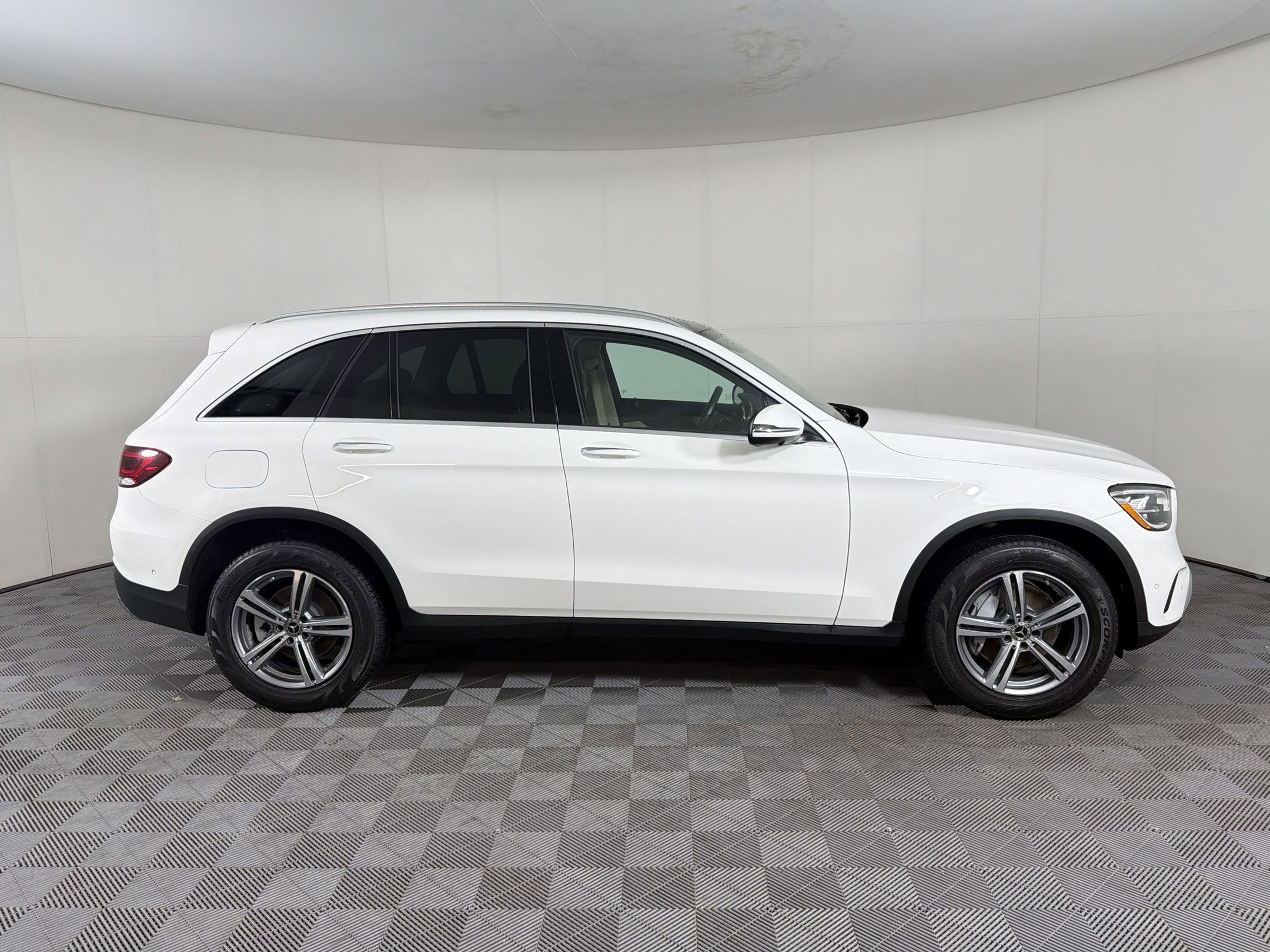 Used 2021 Mercedes-Benz GLC 300 image 8