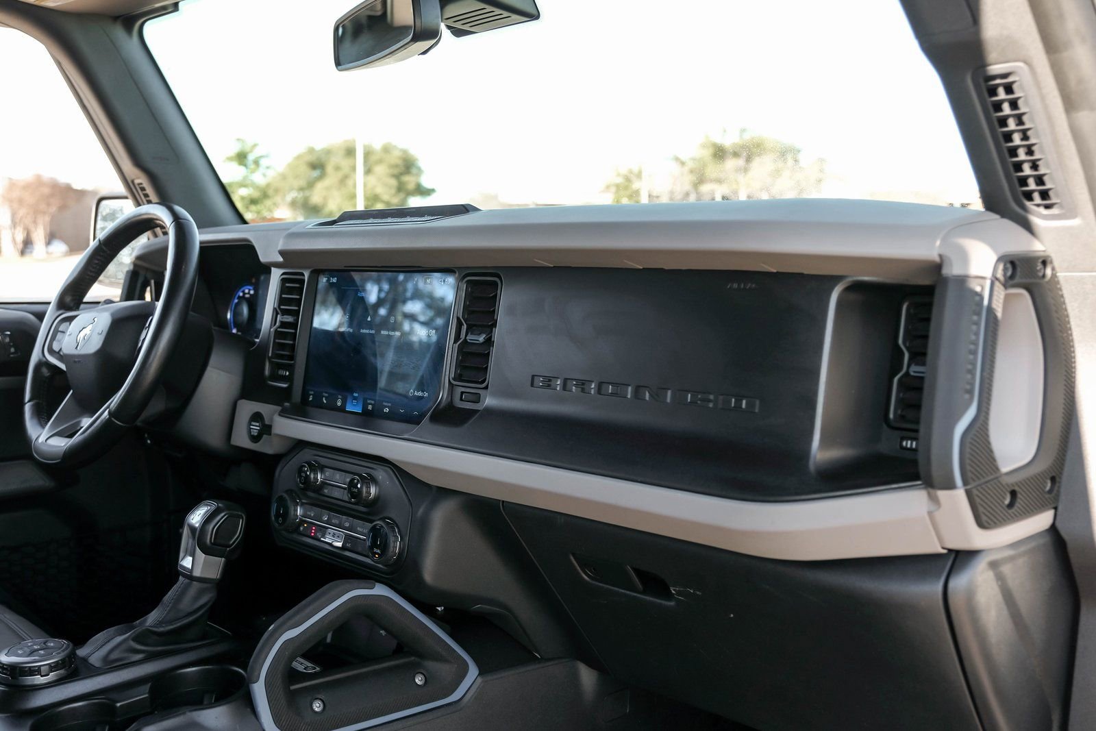 Used 2022 Ford Bronco Wildtrak image 14