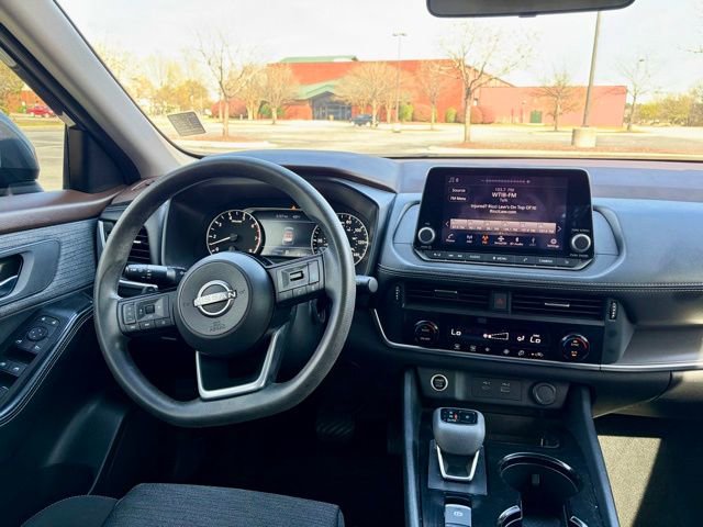 Used 2023 Nissan Rogue SV image 19