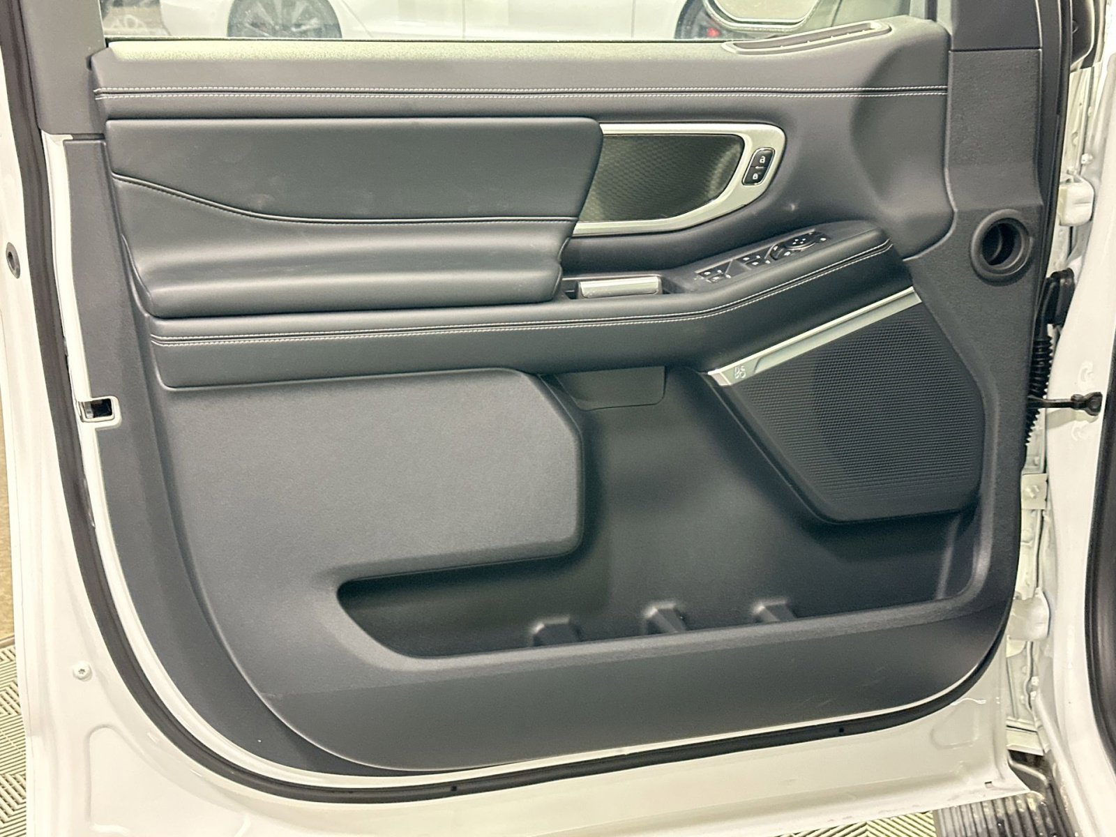 New 2026 Ford Expedition Platinum w/ Stealth Appearance Package image 15