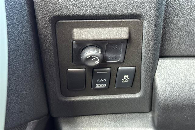 Used 2012 Nissan Rogue SV AWD/4WD image 29