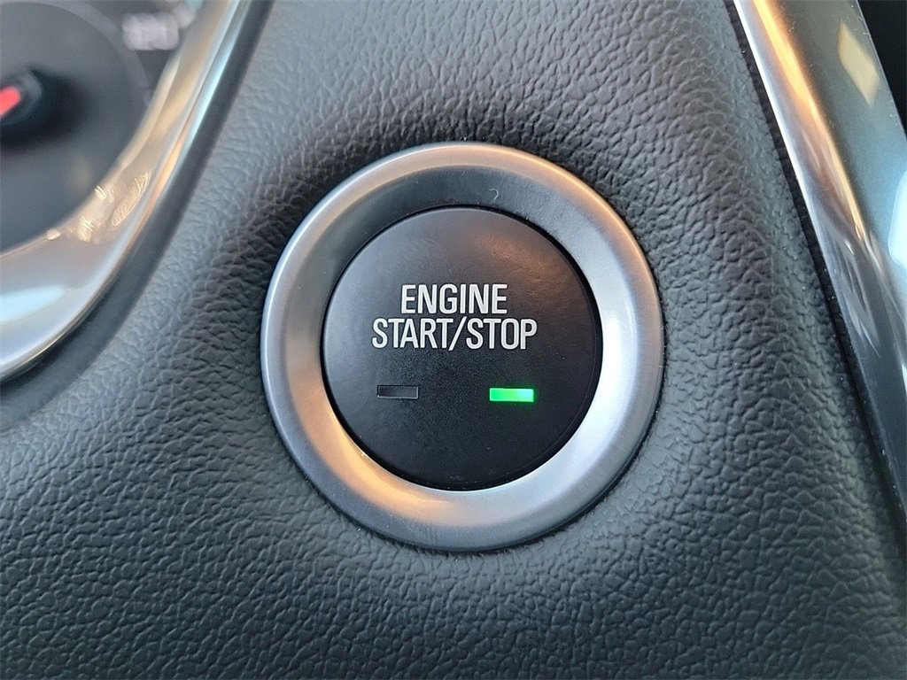 Used 2023 Chevrolet Traverse LT image 30