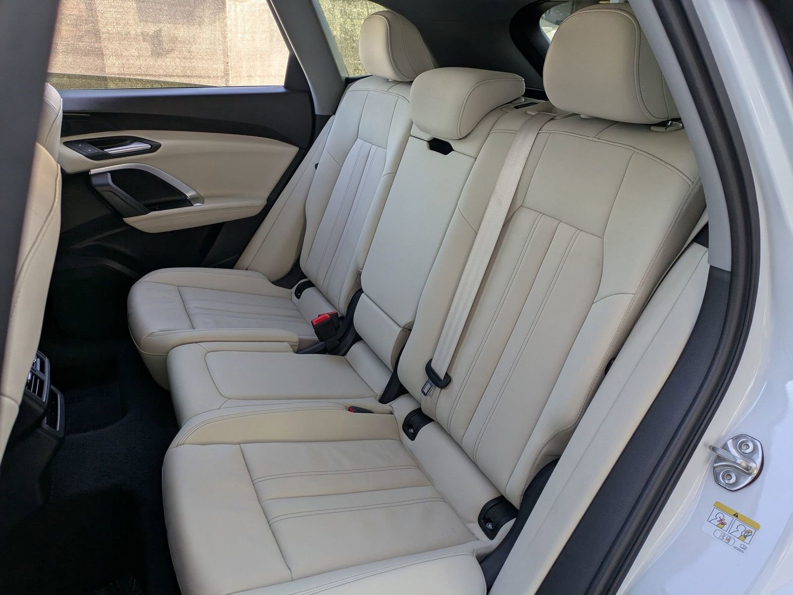 Used 2025 Audi Q5 Premium w/ Convenience Package image 31