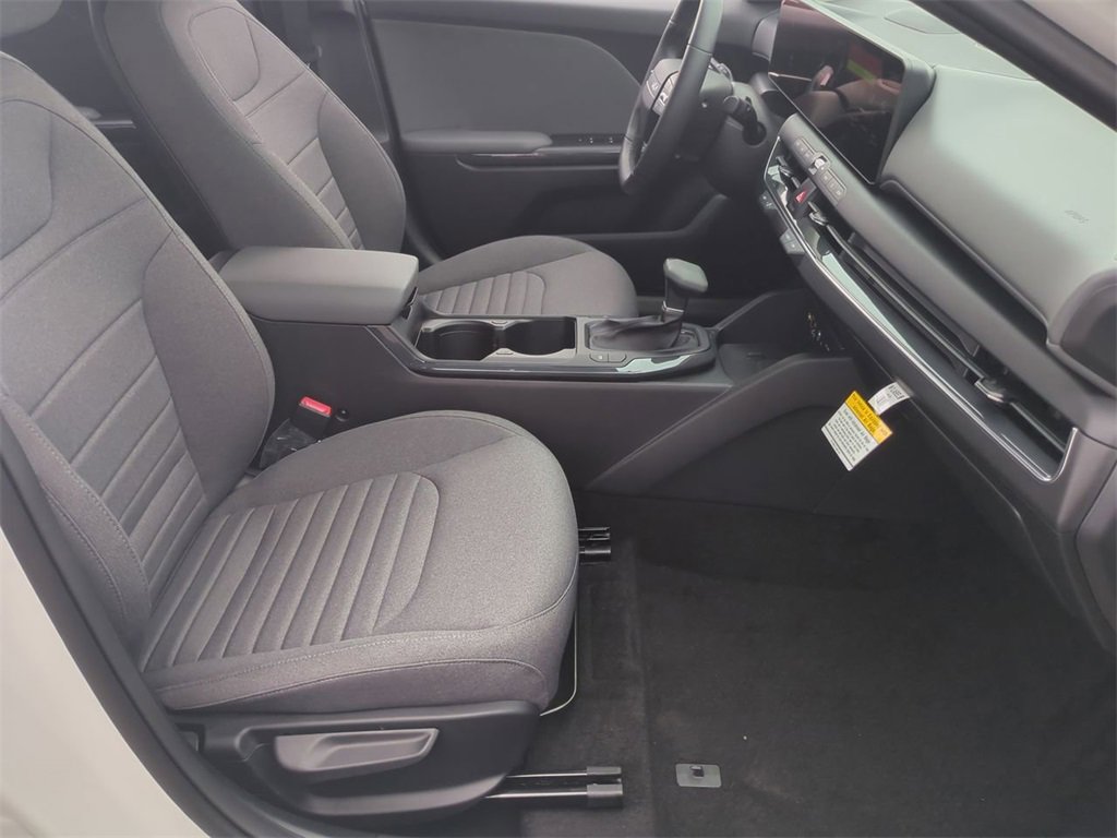New 2025 Kia K4 EX image 25
