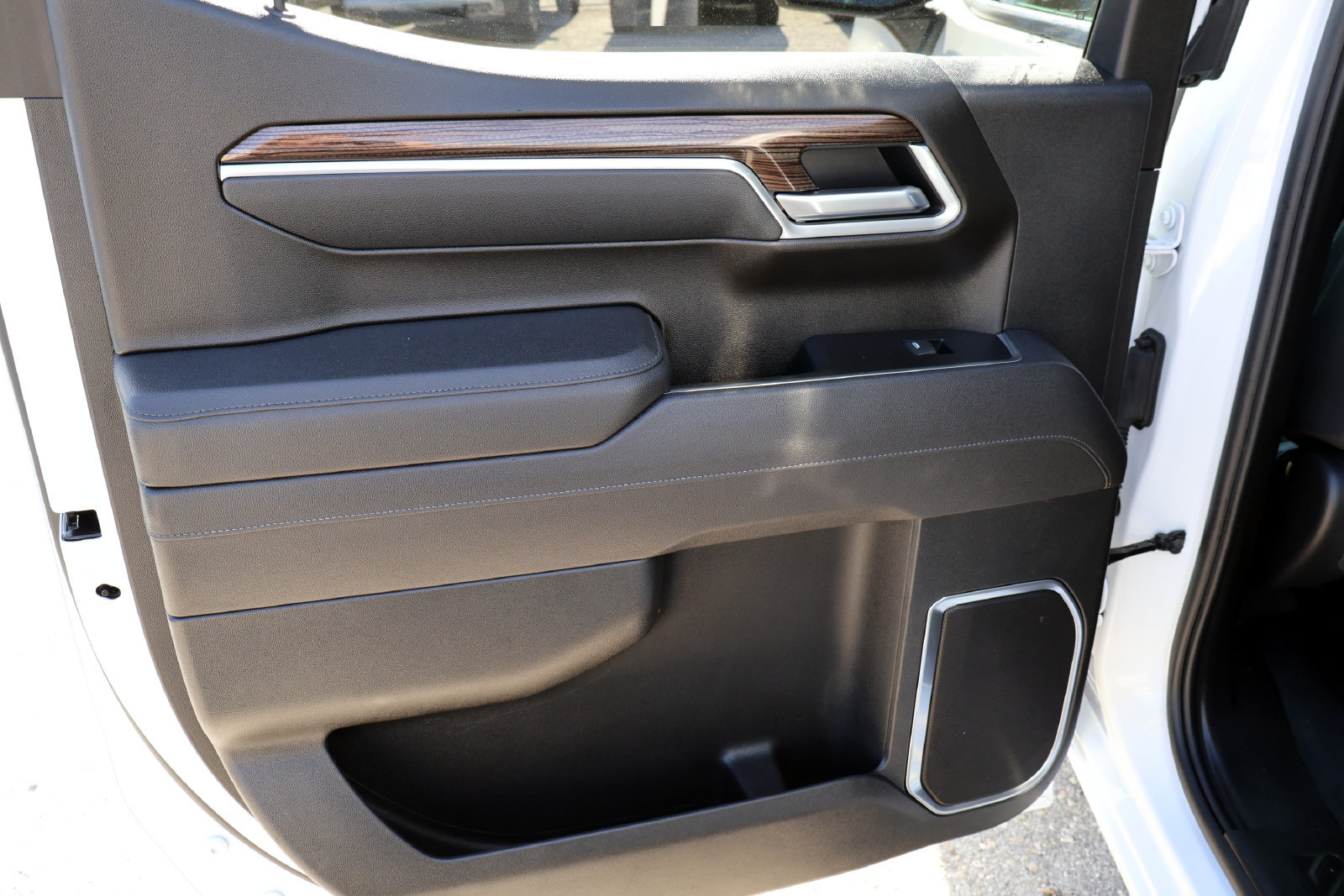 Used 2026 Chevrolet Silverado 1500 LT RWD image 12