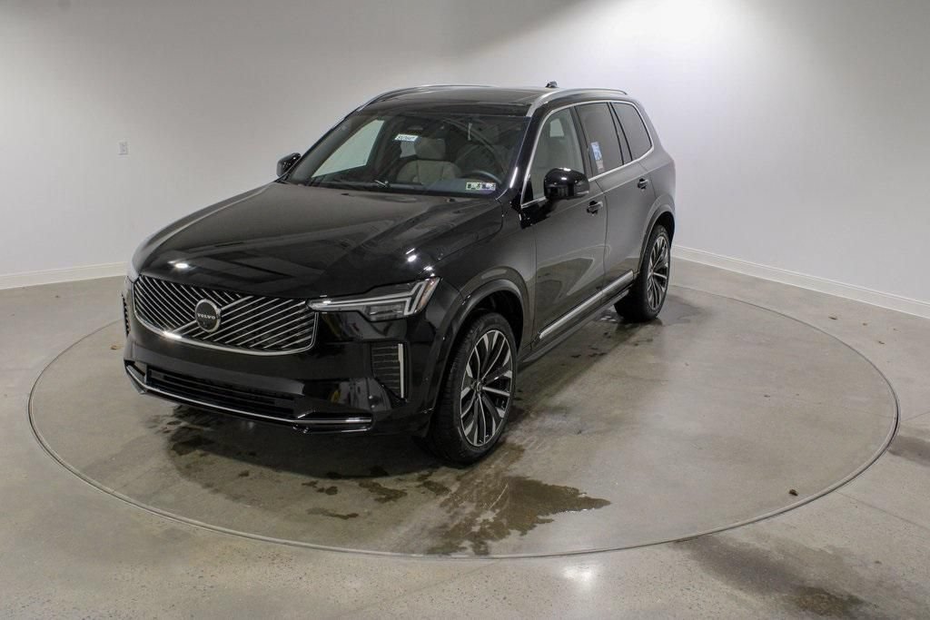 Used 2026 Volvo XC90 B5 Plus w/ Protection Package Premier AWD/4WD image 1