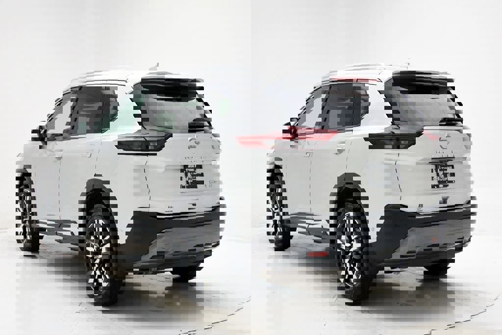 Used 2023 Nissan Rogue SL w/ SL Premium Package image 7