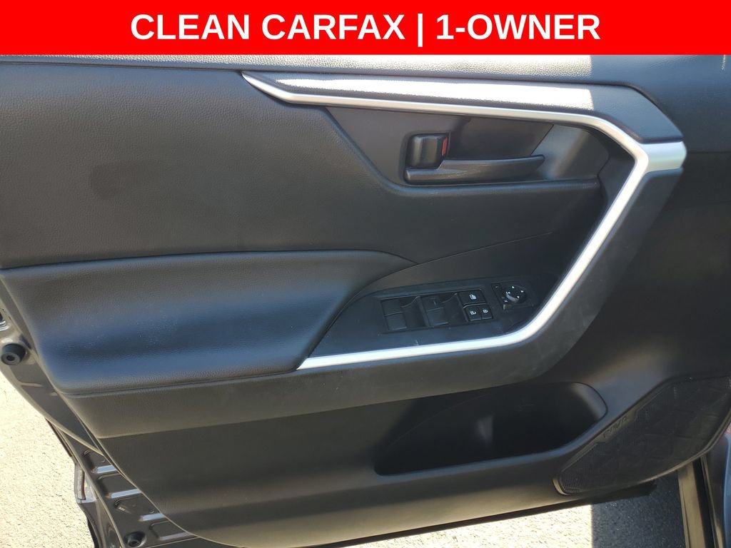 Used 2022 Toyota RAV4 LE FWD image 22