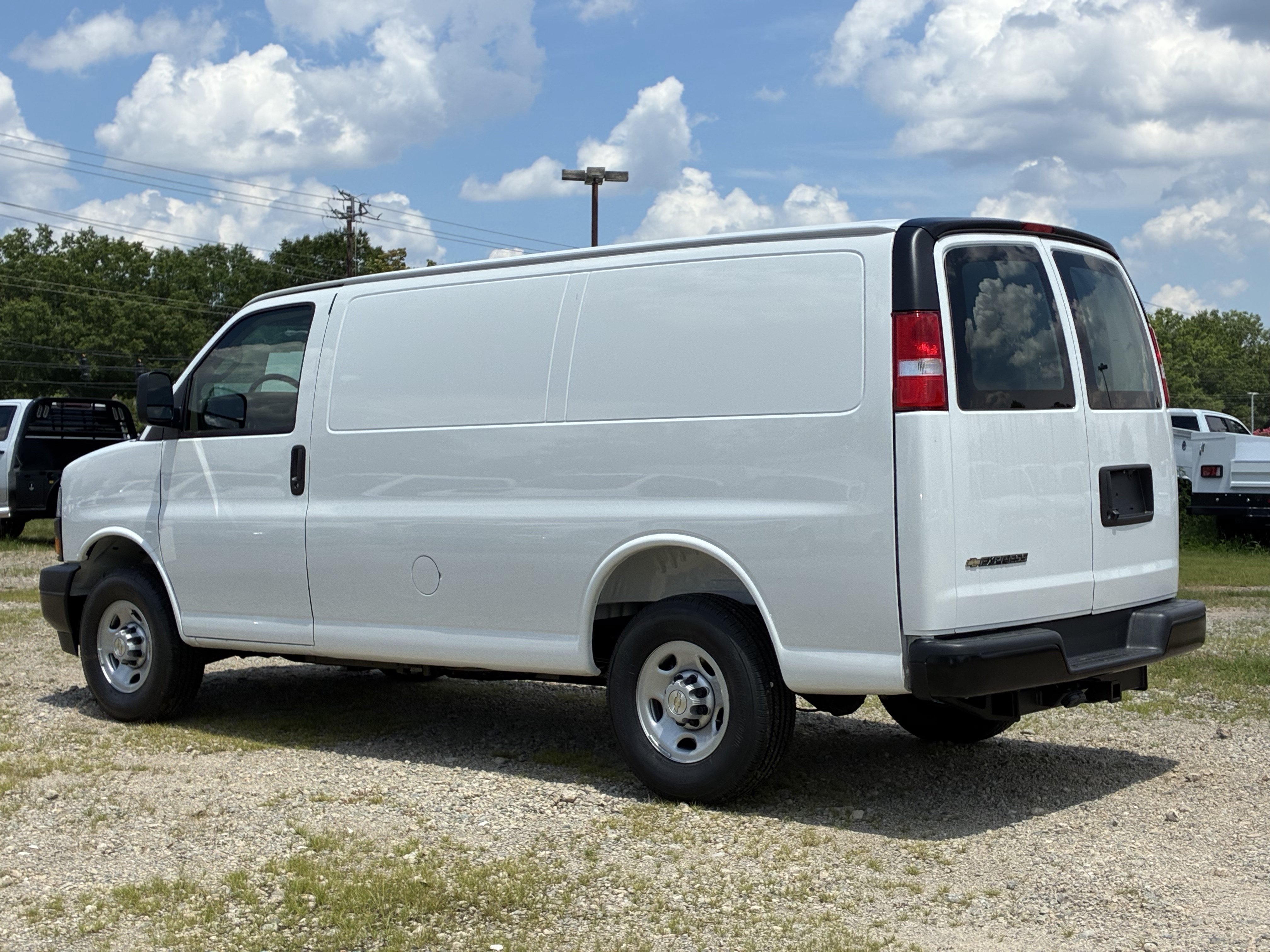 New 2026 Chevrolet Express 2500 w/ Driver Convenience Package RWD image 9