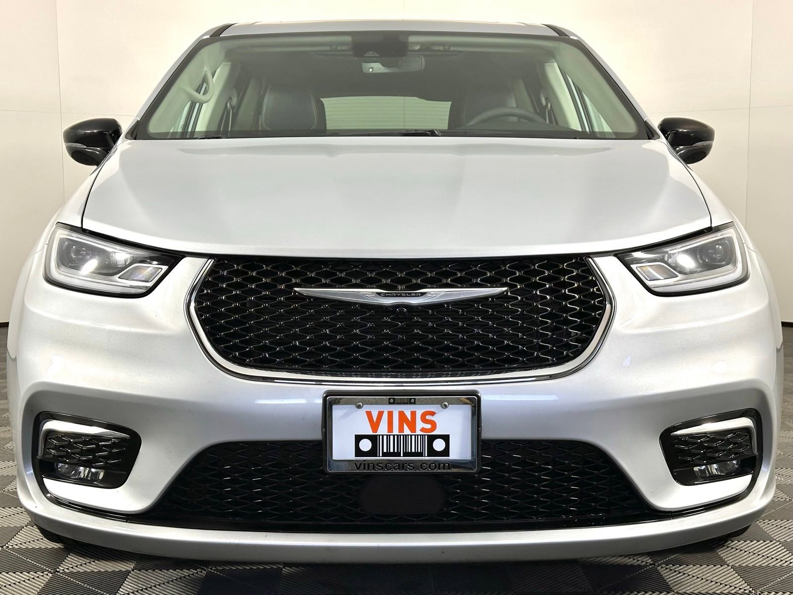 Used 2024 Chrysler Pacifica Limited image 24