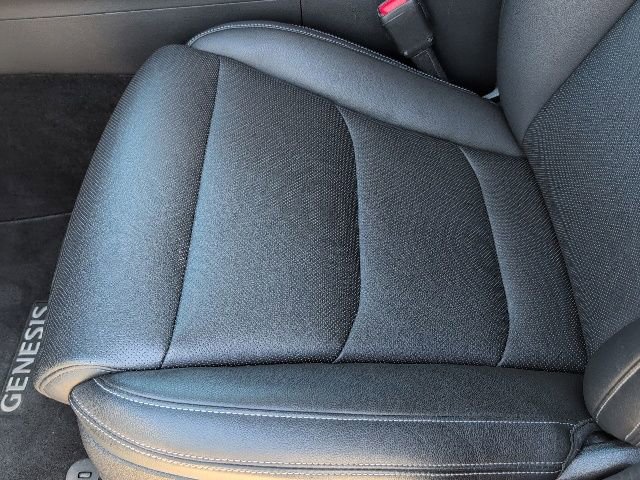 Used 2023 Genesis GV70 2.5T AWD/4WD image 13