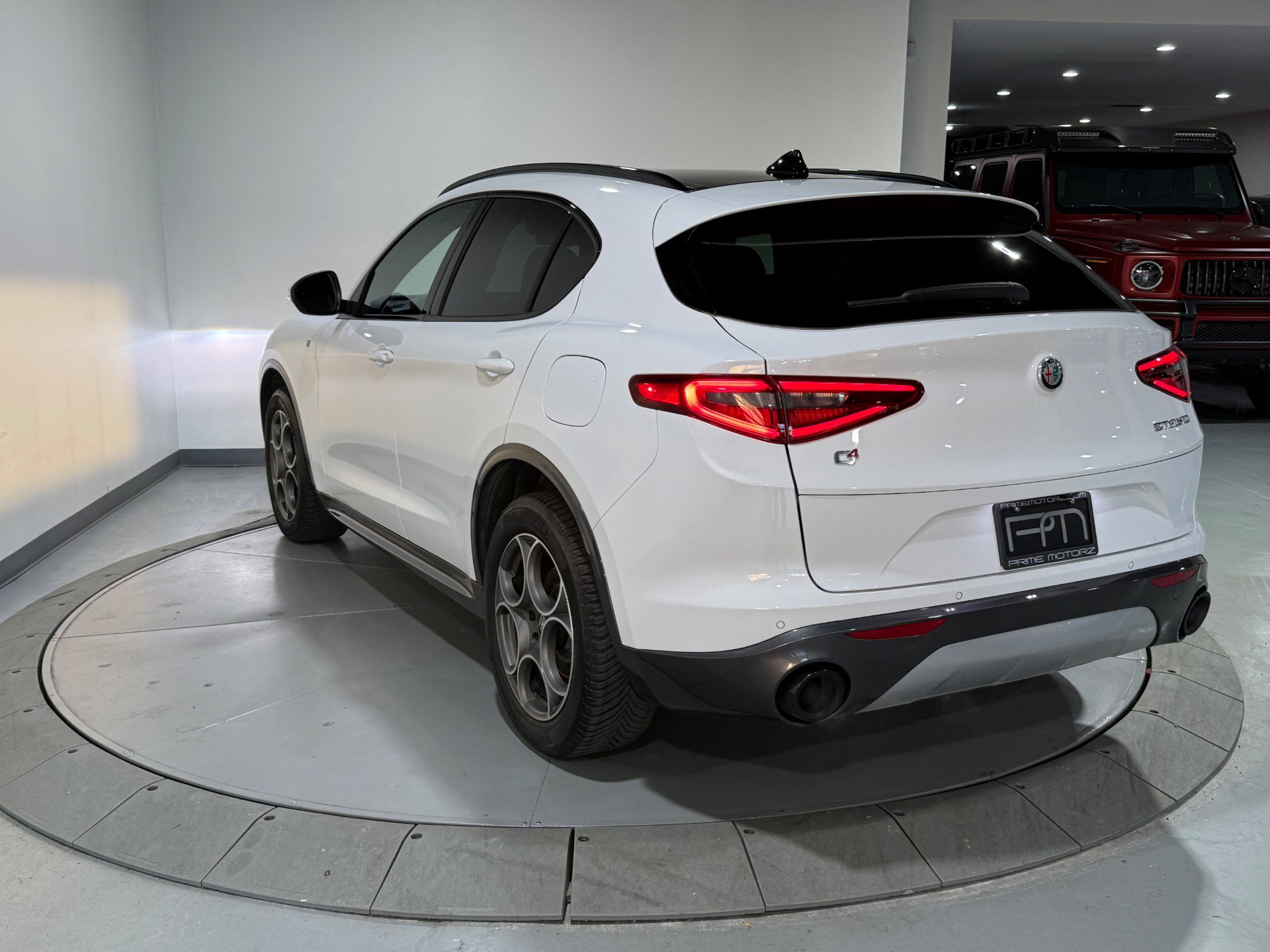 Used 2022 Alfa Romeo Stelvio Ti image 8