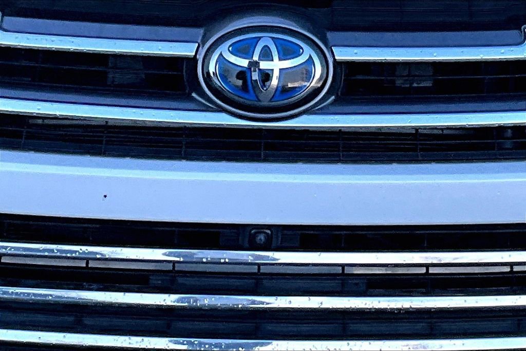 Used 2017 Toyota Highlander Limited Platinum image 12