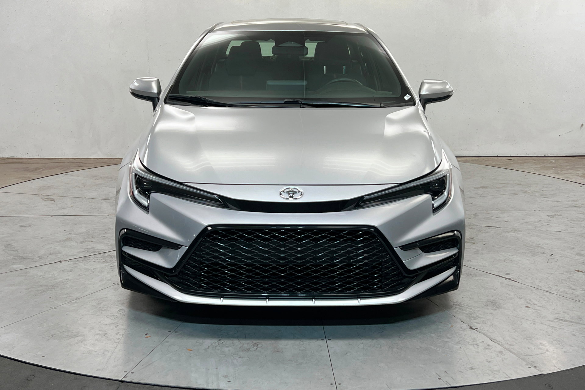 Used 2023 Toyota Corolla SE w/ SE Premium Package image 9