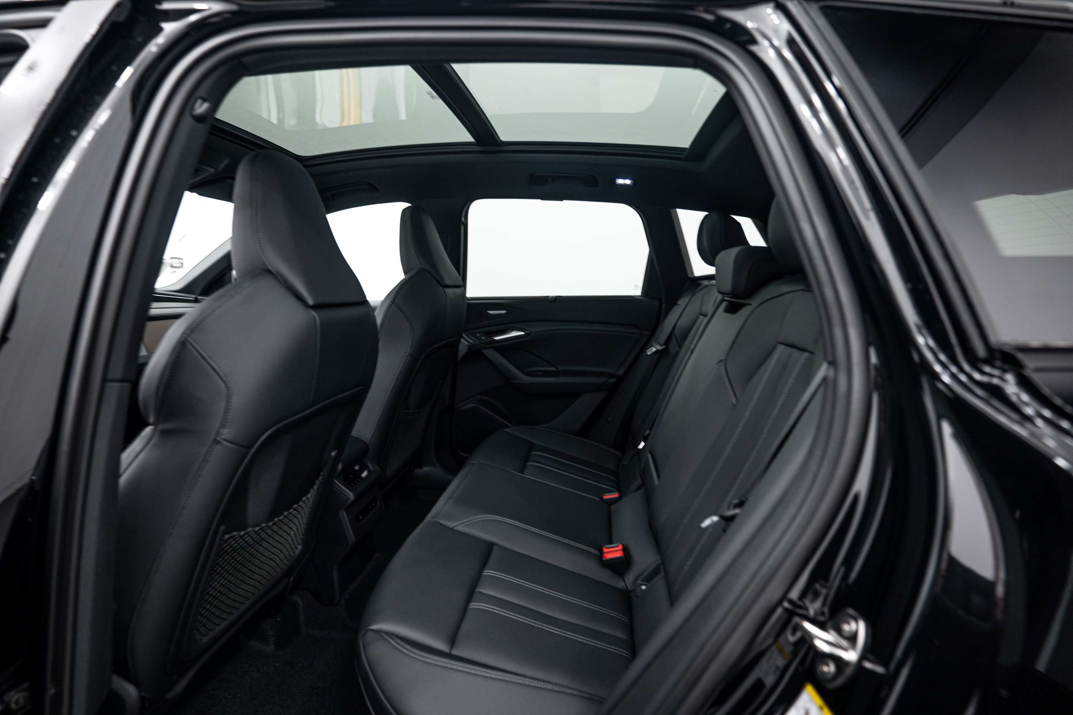 New 2027 Audi SQ6 e-tron Premium Plus AWD/4WD image 19