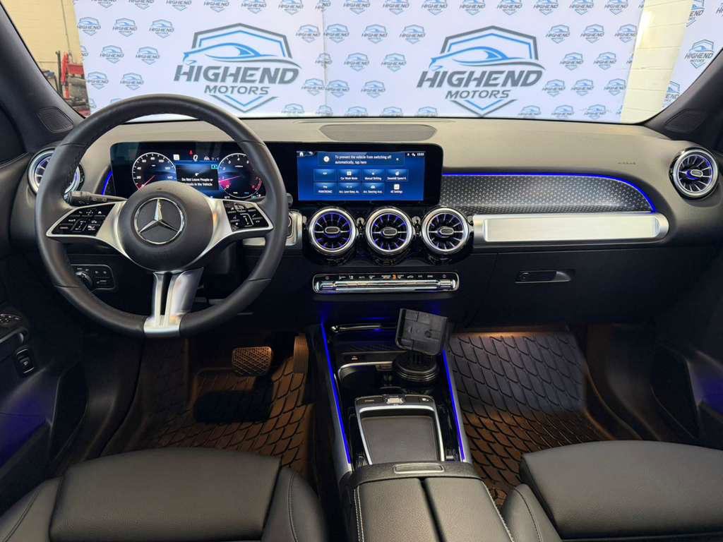 Used 2024 Mercedes-Benz GLB 250 4MATIC w/ Driver Assistance Package image 31