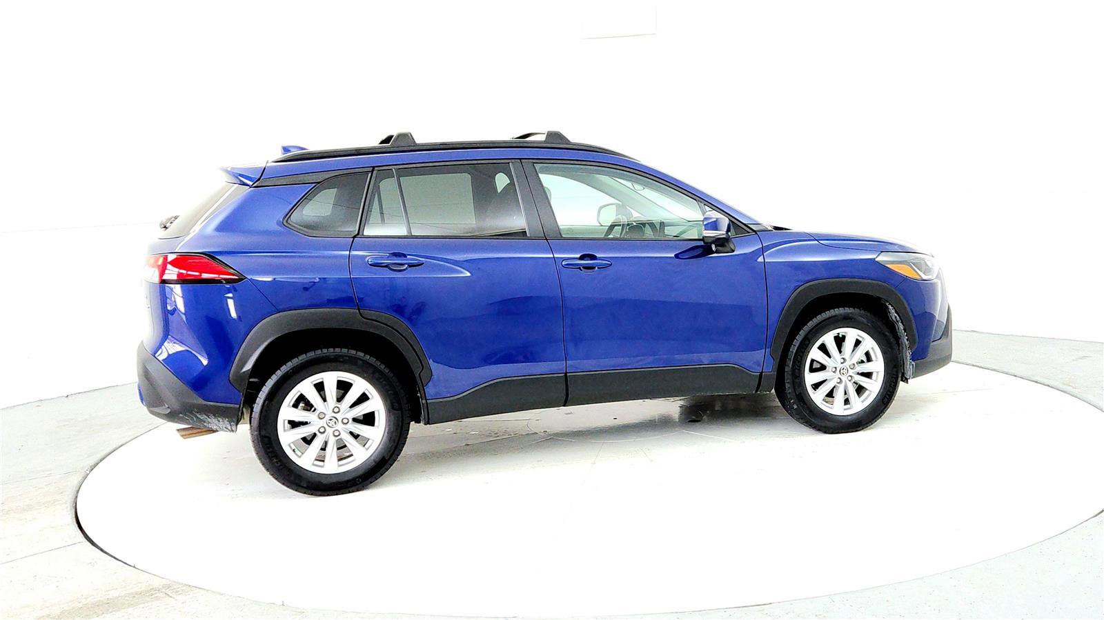 Certified 2023 Toyota Corolla Cross LE w/ Moonroof Package image 6