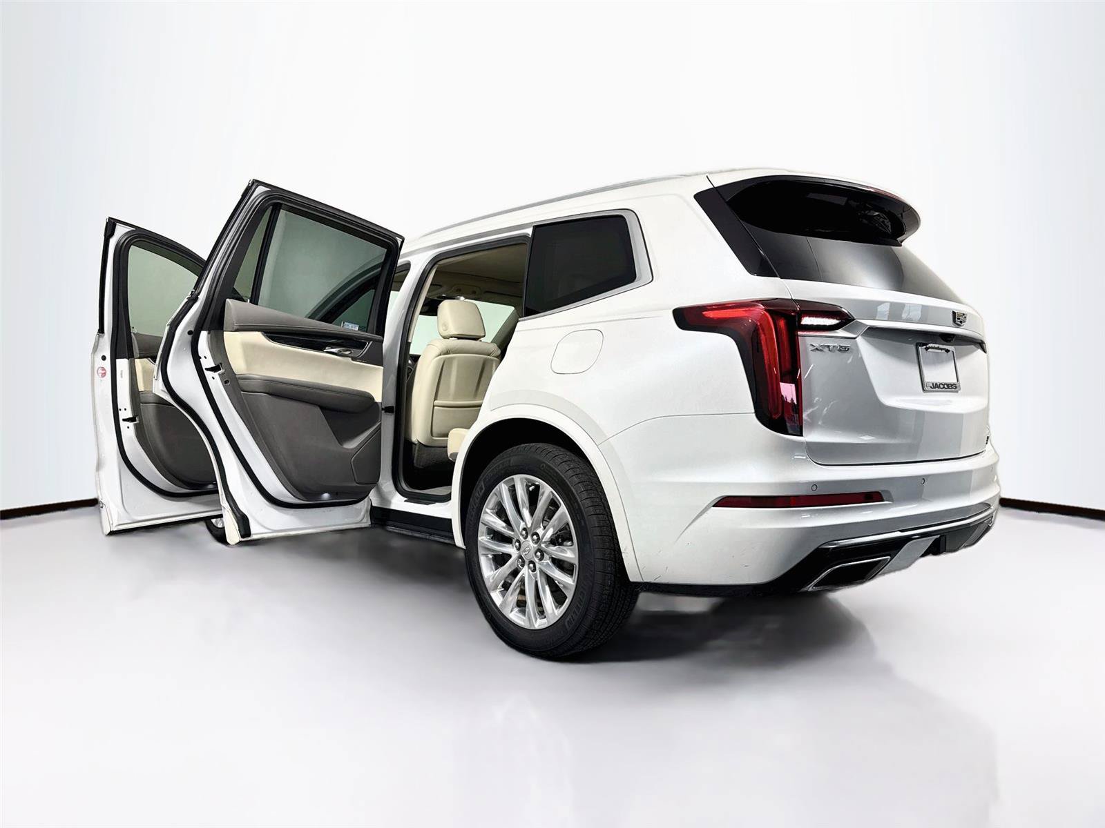 Used 2020 Cadillac XT6 Premium Luxury FWD image 21