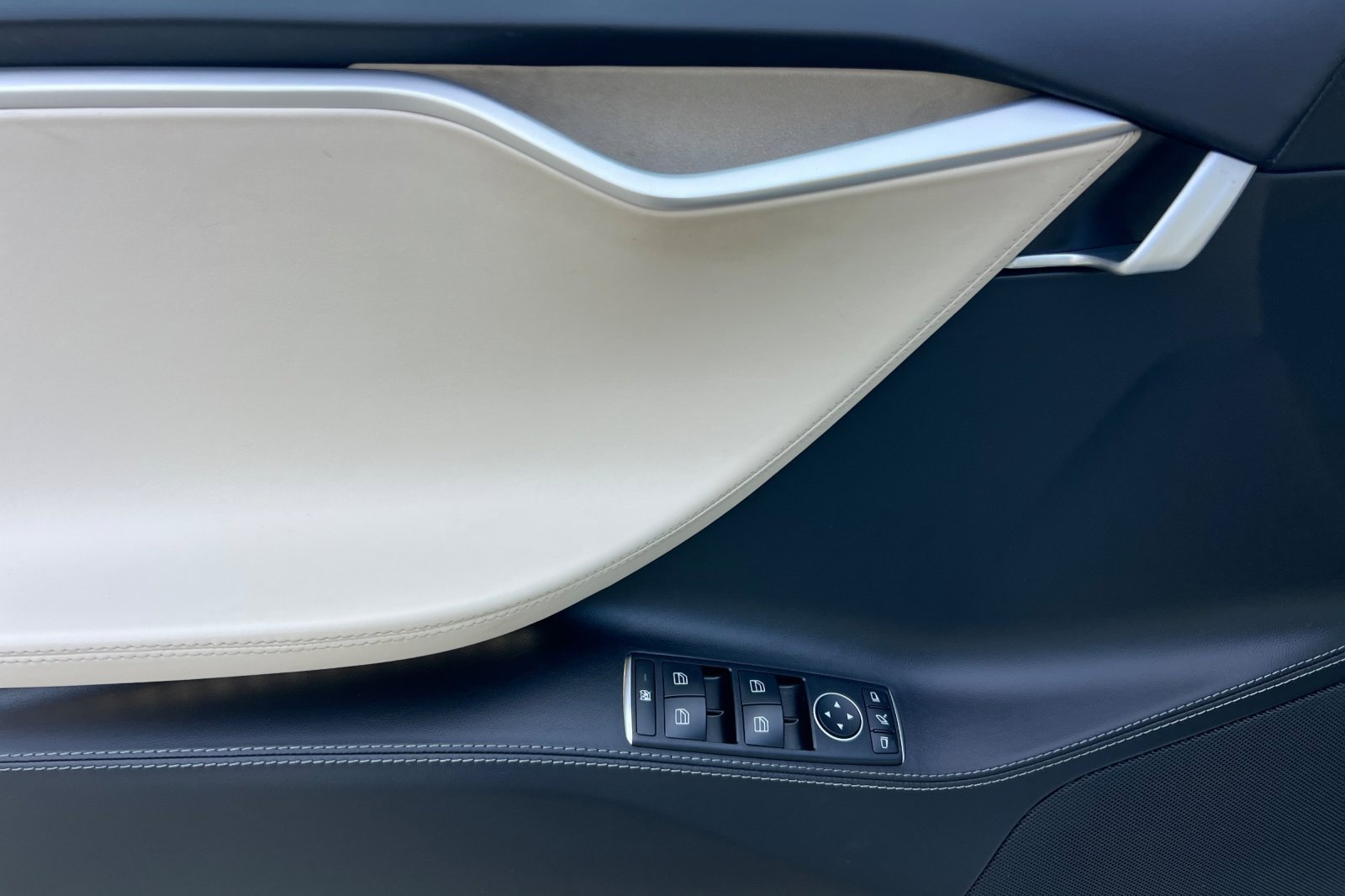 Used 2018 Tesla Model S 100D image 11