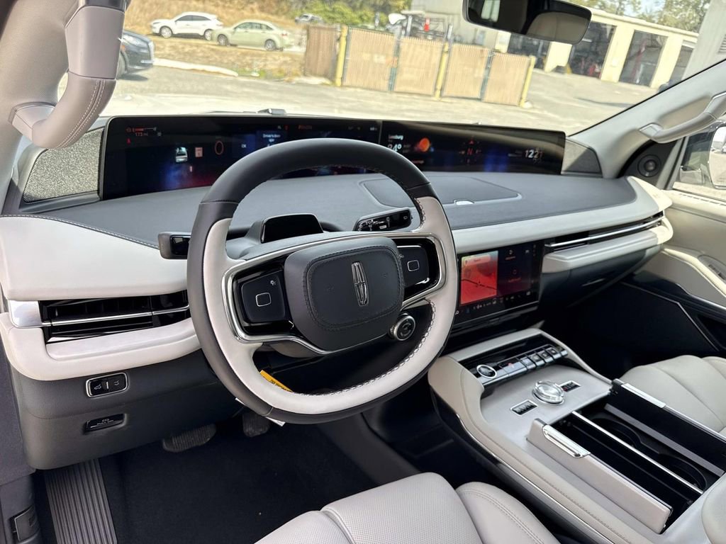 New 2026 Lincoln Navigator Reserve w/ Jet Appearance Package image 35