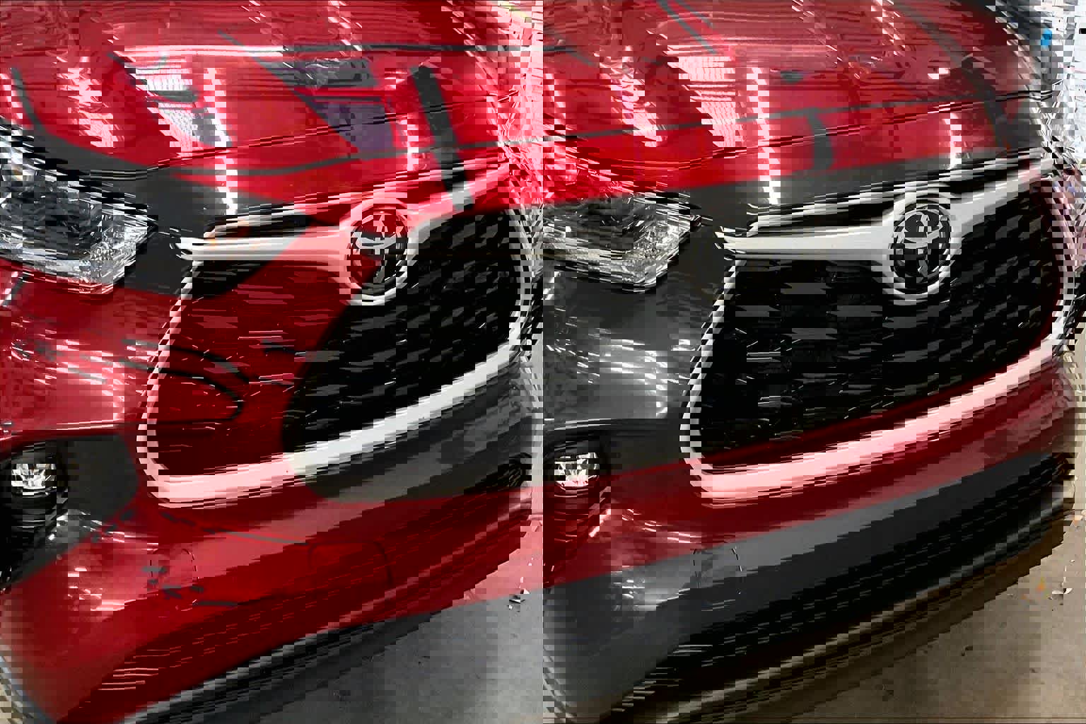 Used 2021 Toyota Highlander LE image 31