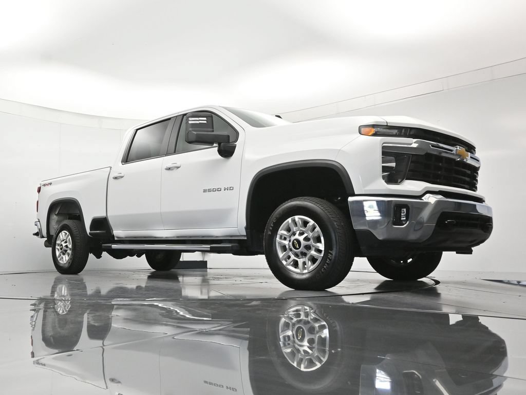 Used 2025 Chevrolet Silverado 2500 LT w/ Convenience Package AWD/4WD image 39