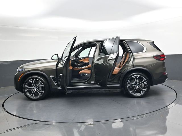 New 2026 BMW X5 sDrive40i image 37