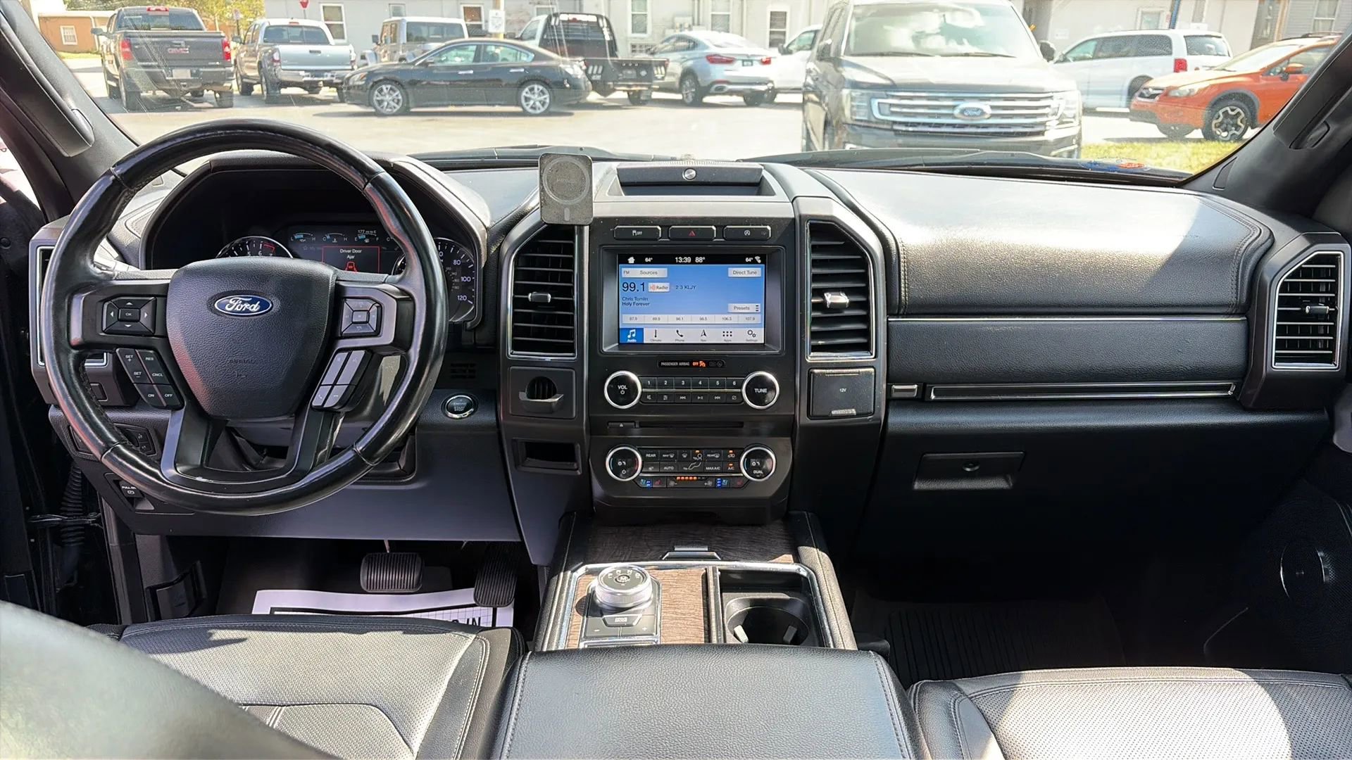 Used 2018 Ford Expedition Limited image 18