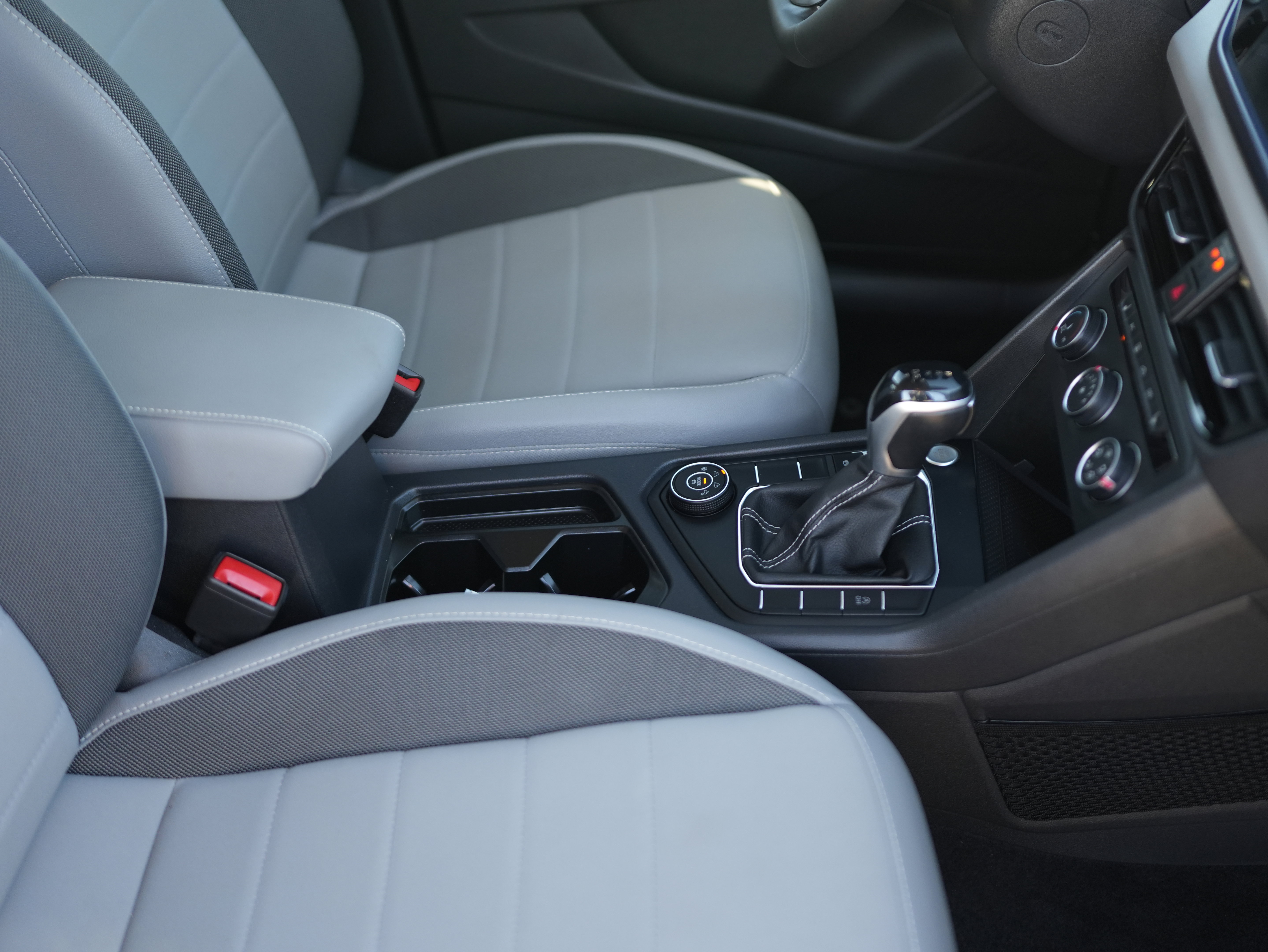 Used 2022 Volkswagen Taos SE w/ IQ.Drive SE Package image 18