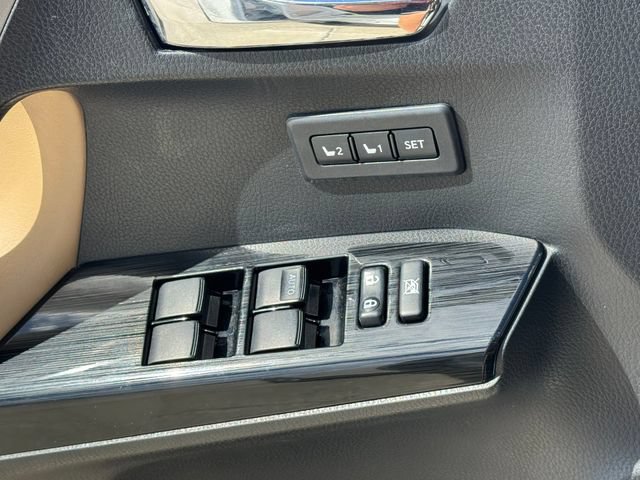 Used 2018 Toyota RAV4 Limited w/ All Weather Liner Package AWD/4WD image 31
