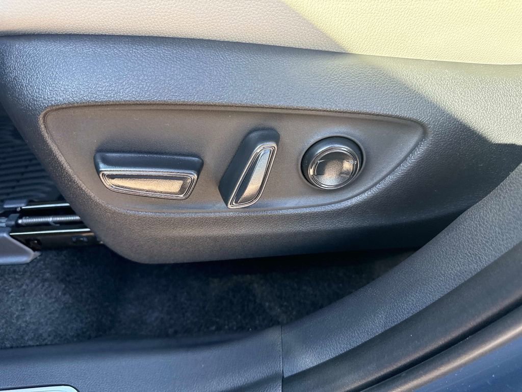 New 2026 Toyota Grand Highlander AWD Hybrid image 19