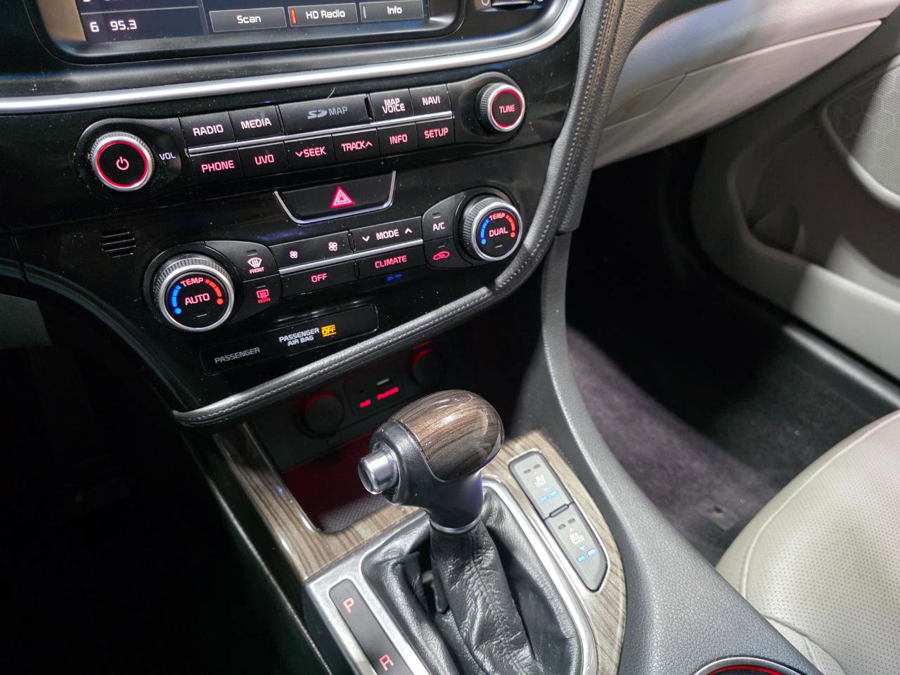 Used 2015 Kia Optima EX w/ EX Premium Package image 37