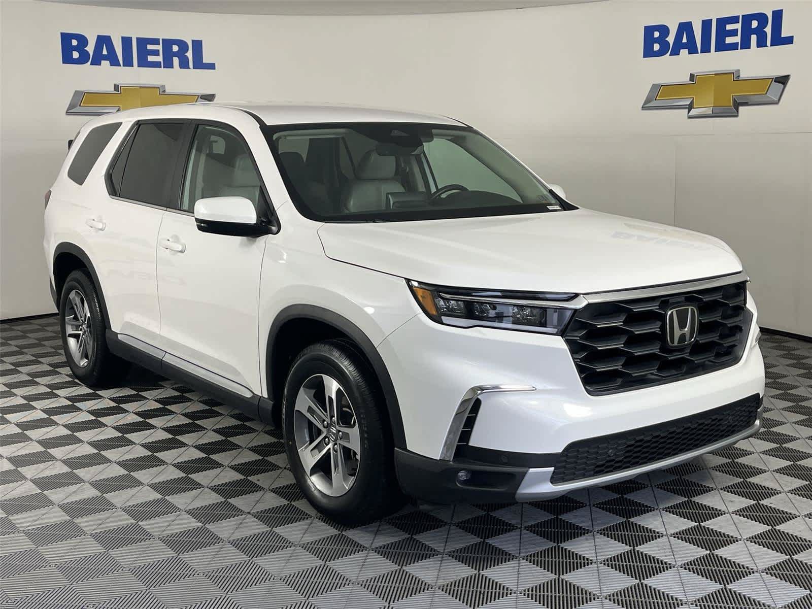 Used 2025 Honda Pilot EX-L image 7