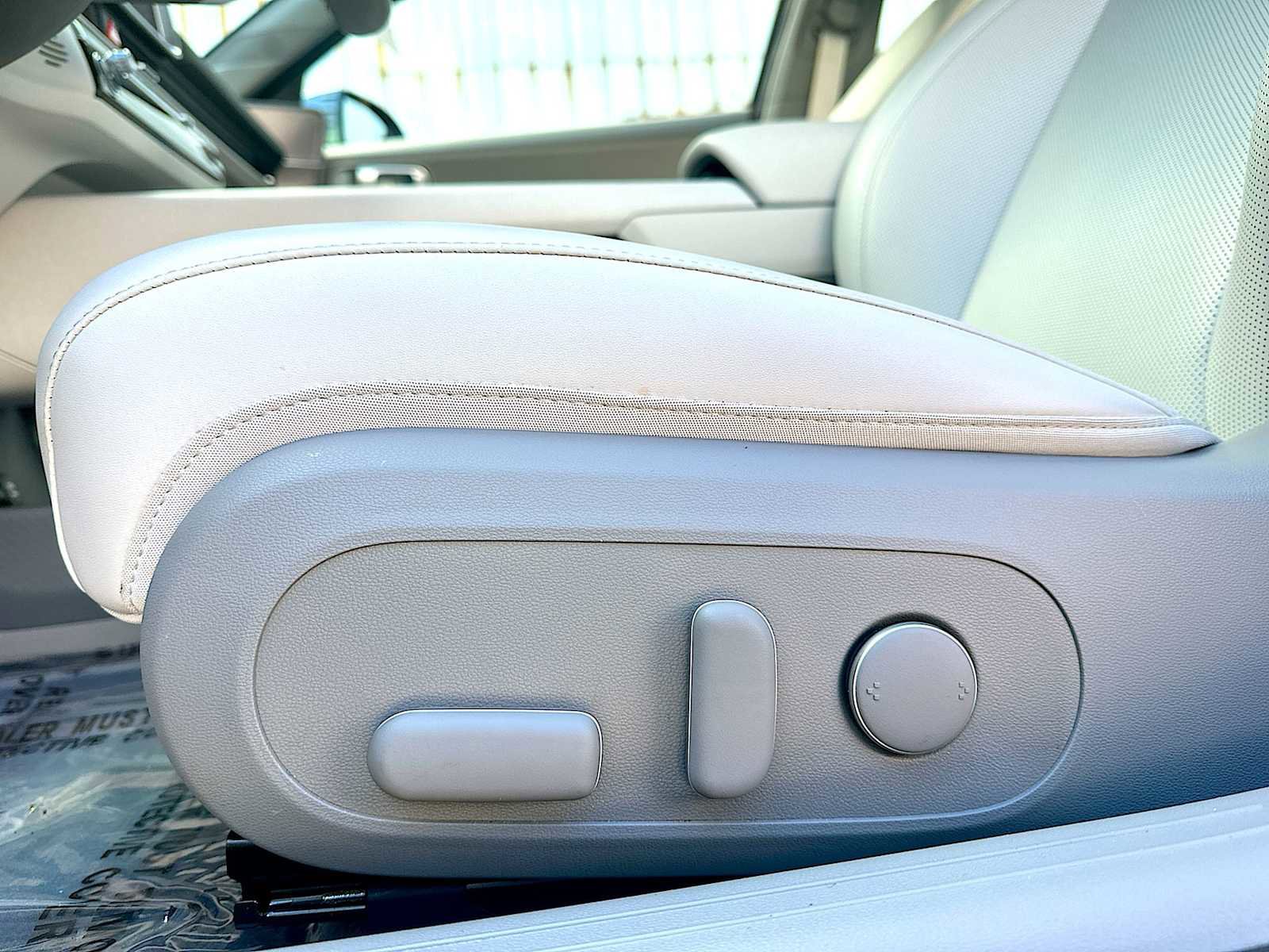 Used 2025 Hyundai Ioniq 6 SEL image 14