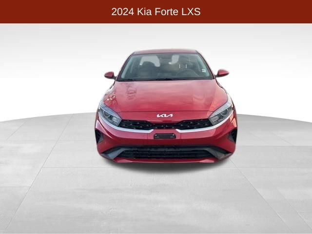 Used 2024 Kia Forte LXS image 2