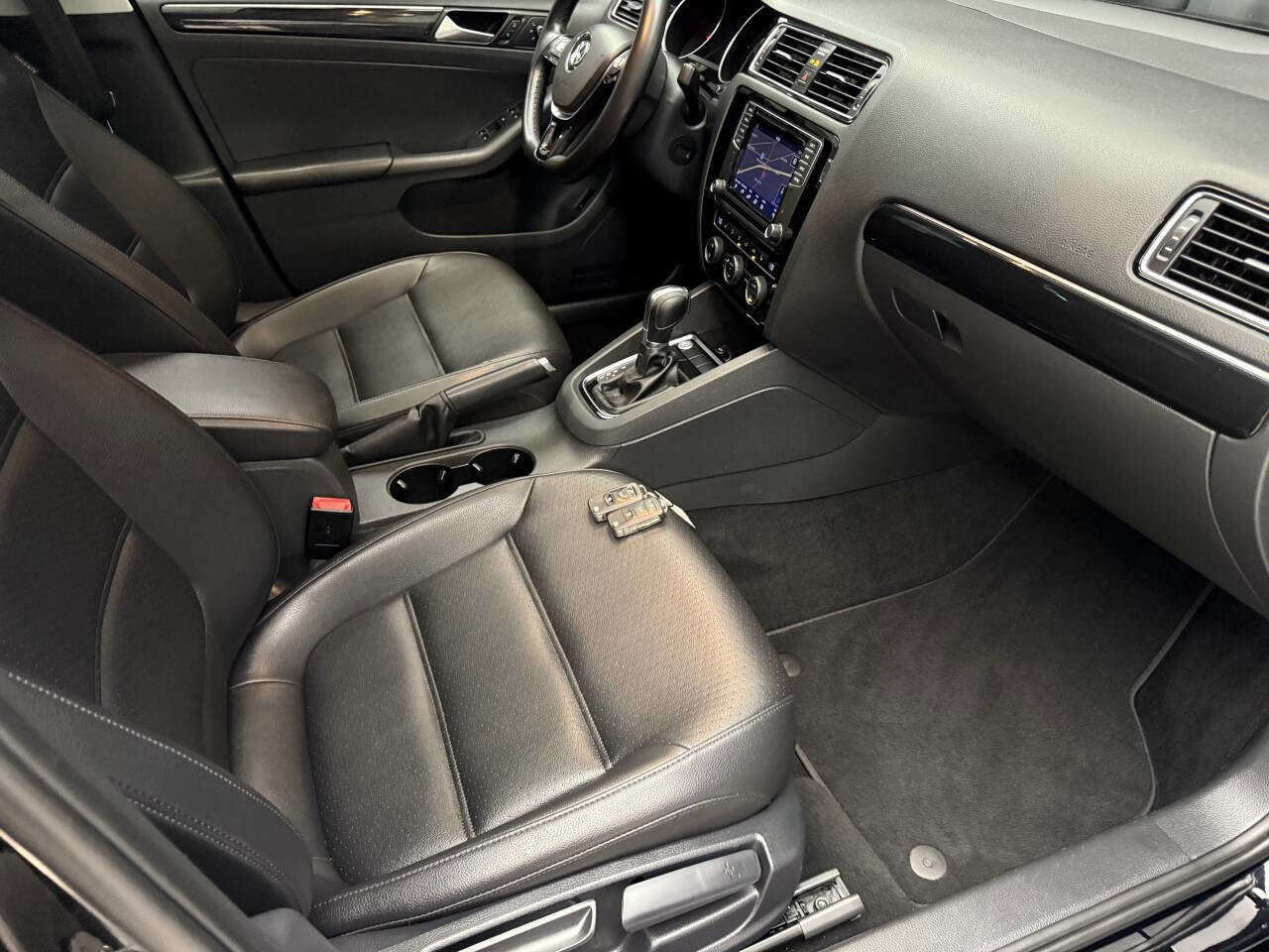 Used 2017 Volkswagen Jetta SEL image 19