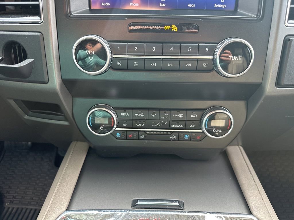 Used 2021 Ford Expedition Max XLT image 25