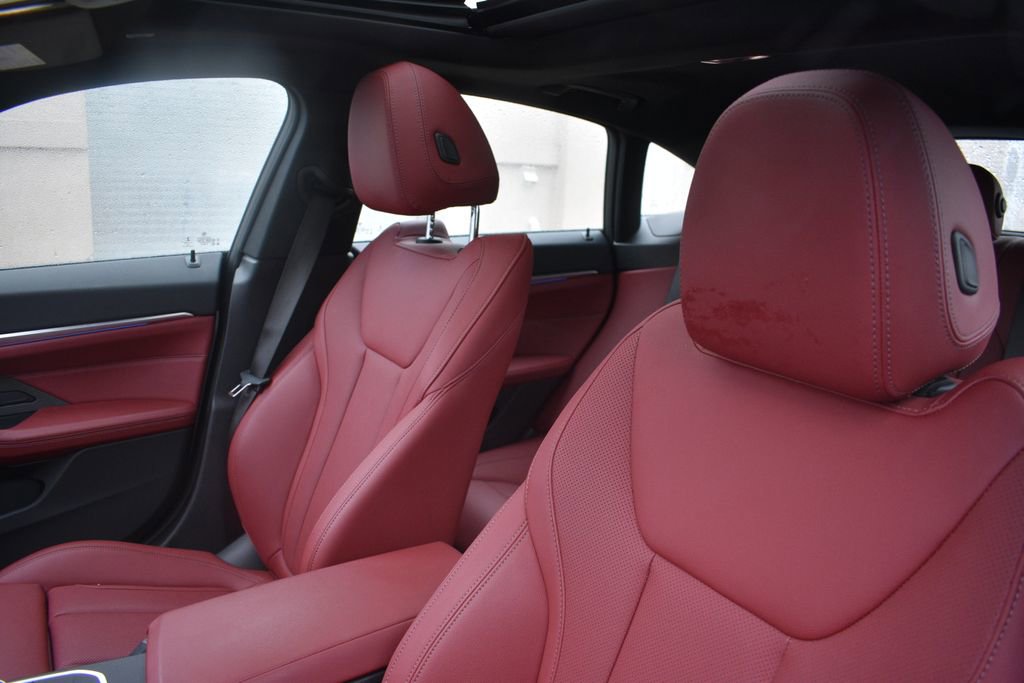 Used 2023 BMW i4 eDrive35 image 10