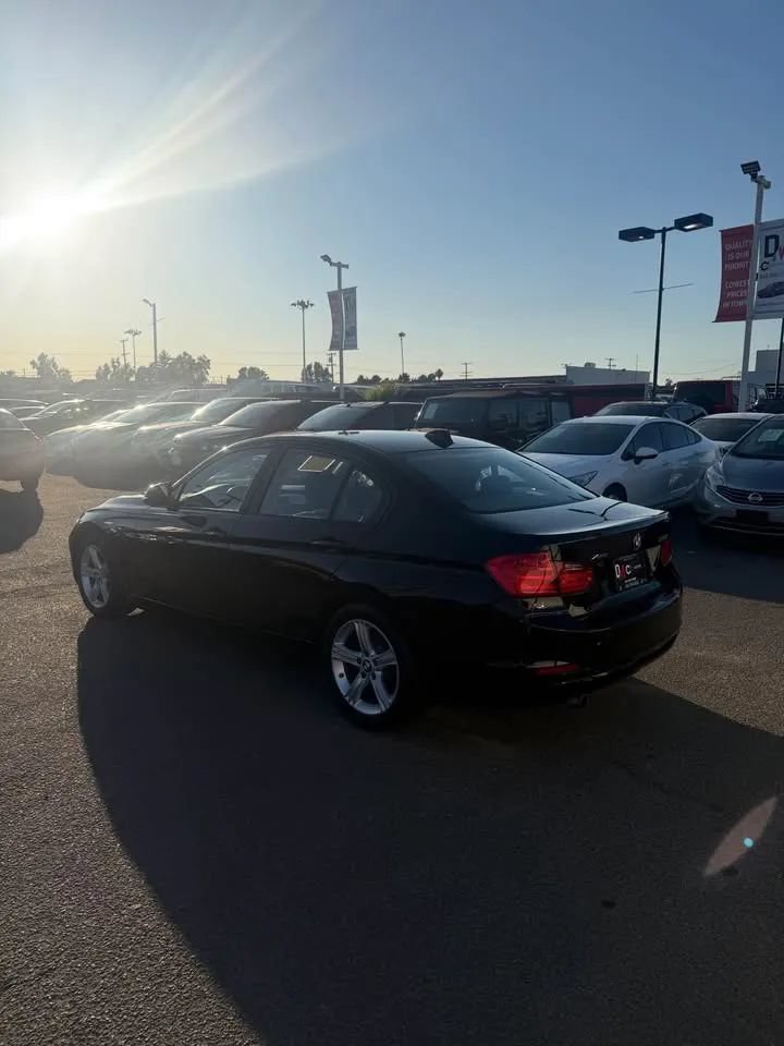Used 2014 BMW 320i xDrive Sedan AWD/4WD image 4