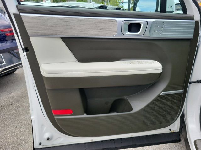 Certified 2025 Hyundai Santa Fe Calligraphy FWD image 18
