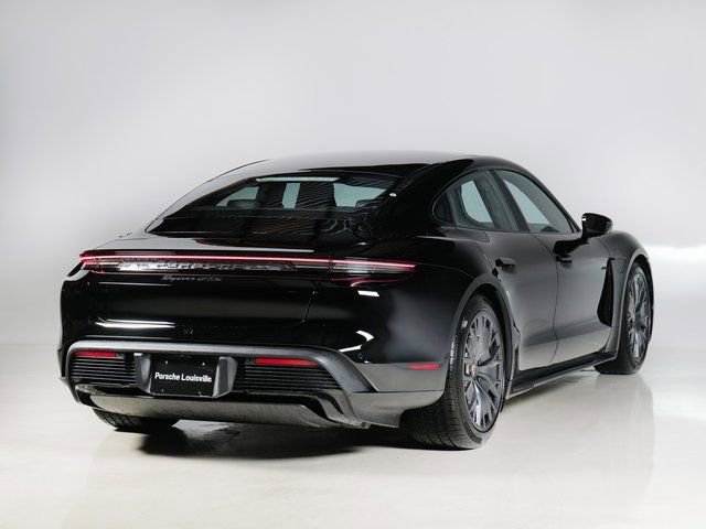 New 2026 Porsche Taycan GTS image 9