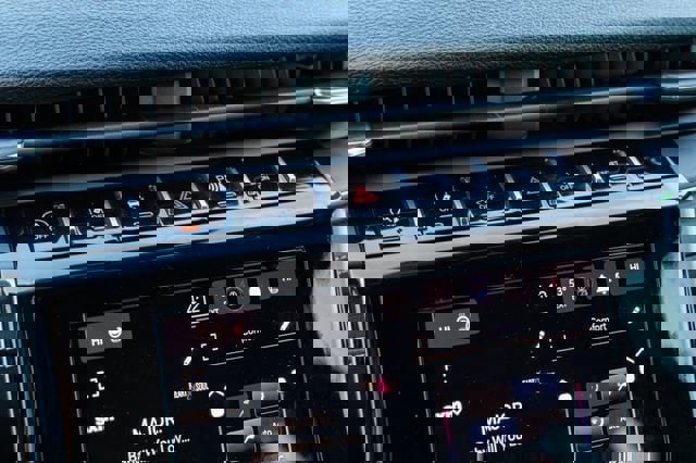 Used 2023 Jeep Grand Cherokee Altitude image 24