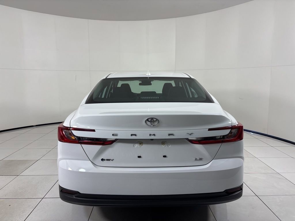 Used 2025 Toyota Camry LE image 4