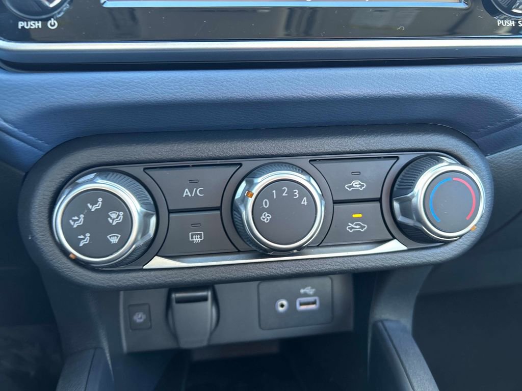 Used 2025 Nissan Versa SV w/ Trunk Package image 27